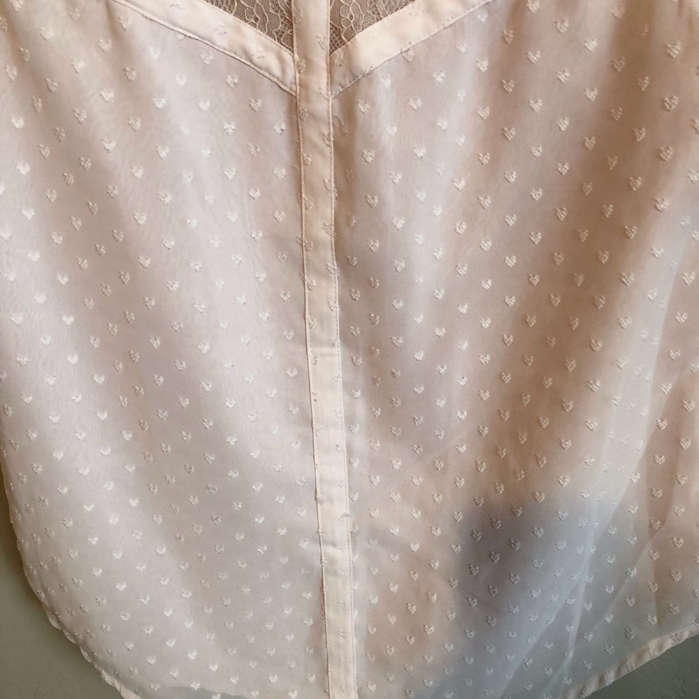 Candies Blush Pinkβ Lace Heart Sleeveless Blouse - Picture 9 of 9